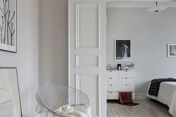 White. Elegant, pure, and so divine. To me when I think of white it’s all about Parisian apartments, soft drapes gently blowing in the breeze, glamours and grown up. Swishing around drinking martinis ? ?homedecorskill