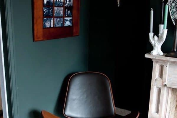 Love how atmospheric farrow and balls studio green makes this corner look and that chair ?

Pic via Farrow&Ball